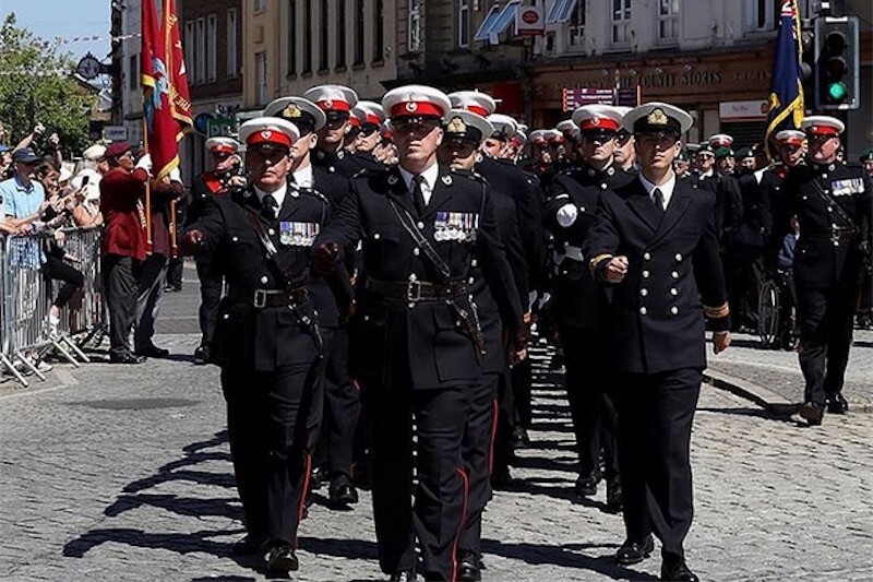 London Pride 2018, per la prima volta hanno sfilato anche i Royal Marines