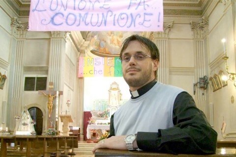 Verona, prete sposa il compagno in Spagna ma risulta ancora un sacerdote - Scaled Image 11 - Gay.it