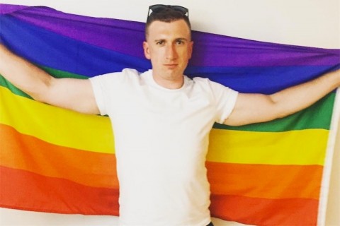 Brock McGillis, l'ex hochockeista ai più giovani: 'gay e sportivi è normale' - Scaled Image 19 - Gay.it