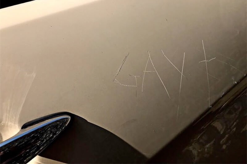 La Spezia, ritrova l'auto sfregiata: 'gay', con una croce - Scaled Image 78 - Gay.it