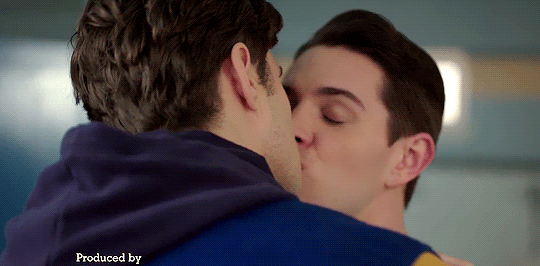 Riverdale, Casey Cott avrà un fidanzato nella 3° stagione - tumblr p8v4mjYCKy1r6vy8ho4 540 - Gay.it