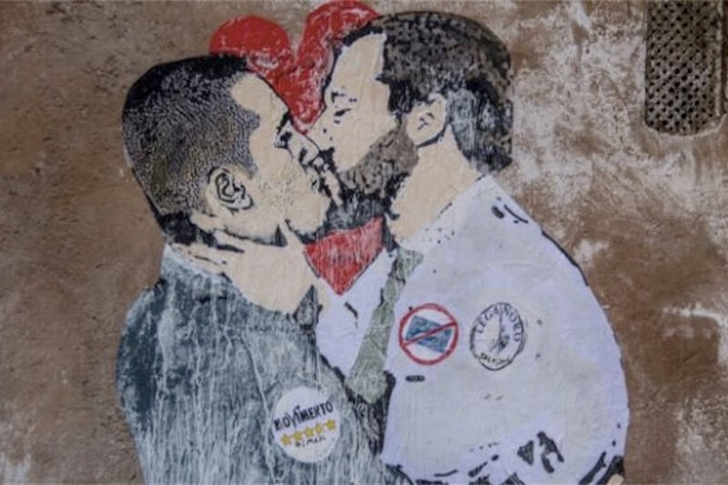 Pisa, consigliere leghista contro coppia gay: ‘si baciassero a casa loro’