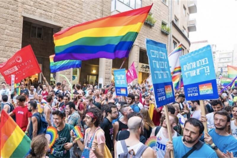 Gerusalemme, un pride da record: oltre 30.000 persone in strada