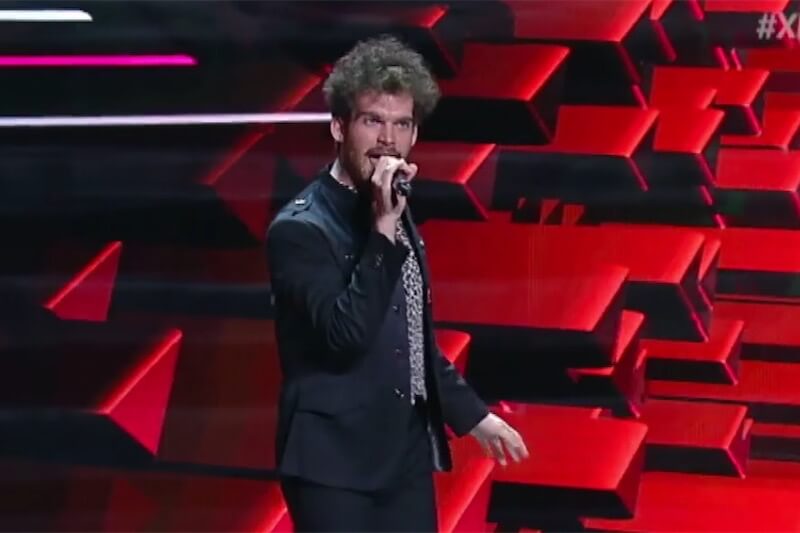 X-Factor, Alessandro Casini talento contro l’omofobia – il video