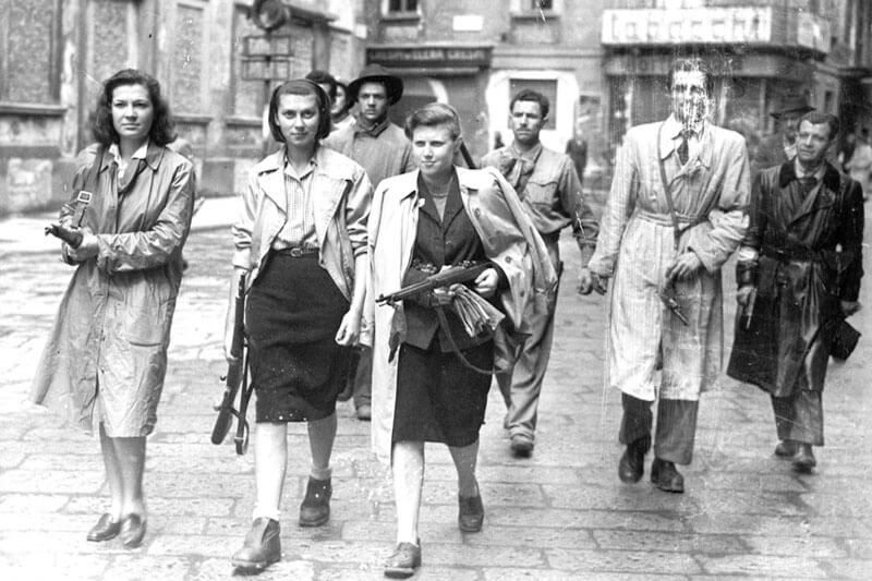 Il 27 settembre 1943, quando i femminielli scesero in piazza coi partigiani