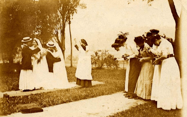 Scatti vintage di matrimoni LGBT+