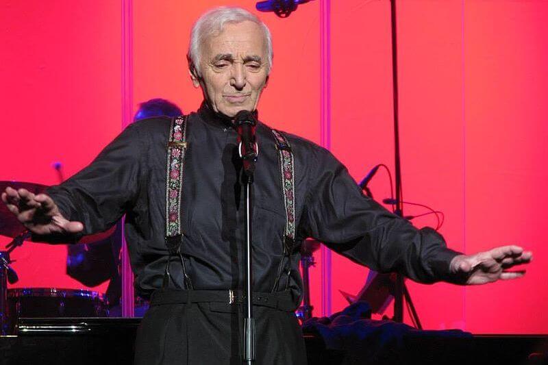 E’ morto Charles Aznavour, autore della prima canzone sull’omosessualità