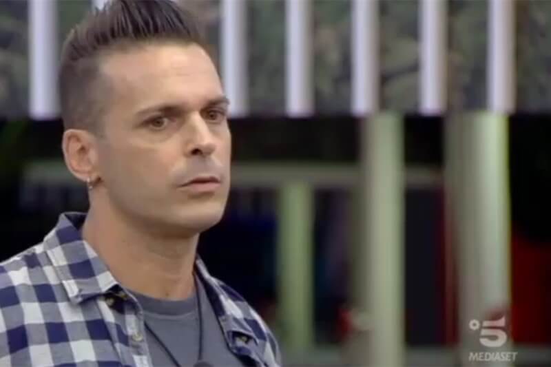 Grande Fratello Vip, Enrico Silvestrin in diretta: ‘non sono omofobo, era una battuta idiota’