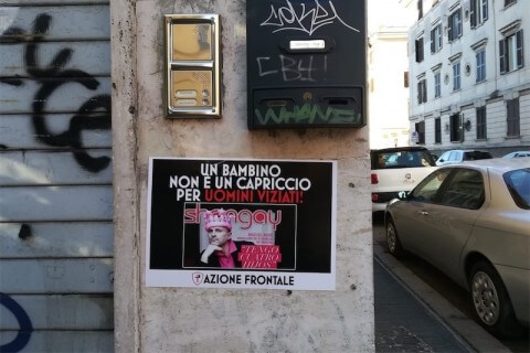 Miguel Bosè, indegni manifesti omofobi per le strade di Roma: 'un bambino non è un capriccio per uomini viziati' - Miguel Bose - Gay.it