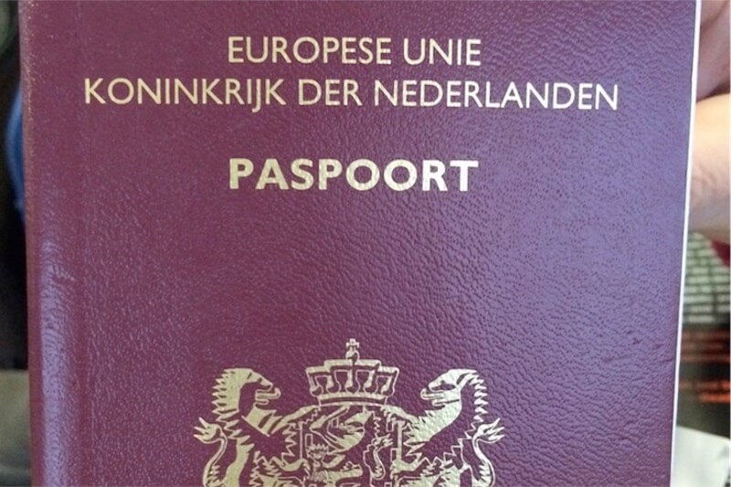 Olanda, emesso il primo storico passaporto con genere ‘neutrale’