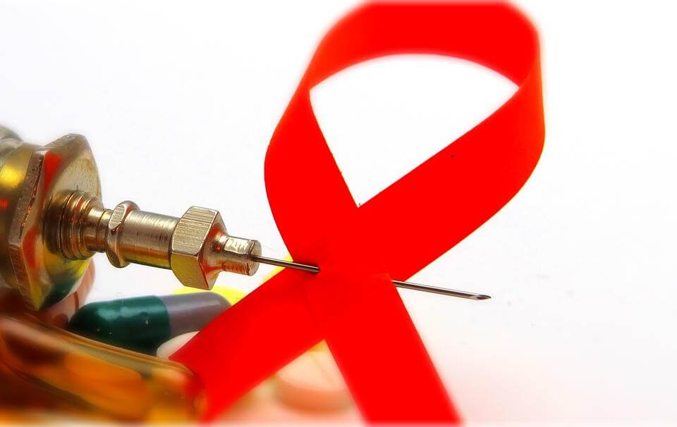 Regno Unito, 'zero trasmissioni di HIV entro il 2030' - aids hiv - Gay.it