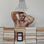 James Trevino e la sua libreria - Thumbnail