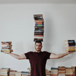 James Trevino e la sua libreria - Thumbnail