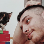 James Trevino e la sua libreria - Thumbnail