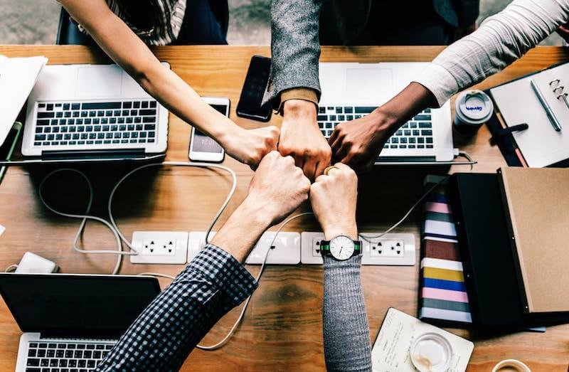 Test della settimana: ti interessa un ragazzo ma non sai se ricambia? - lavoro - Gay.it