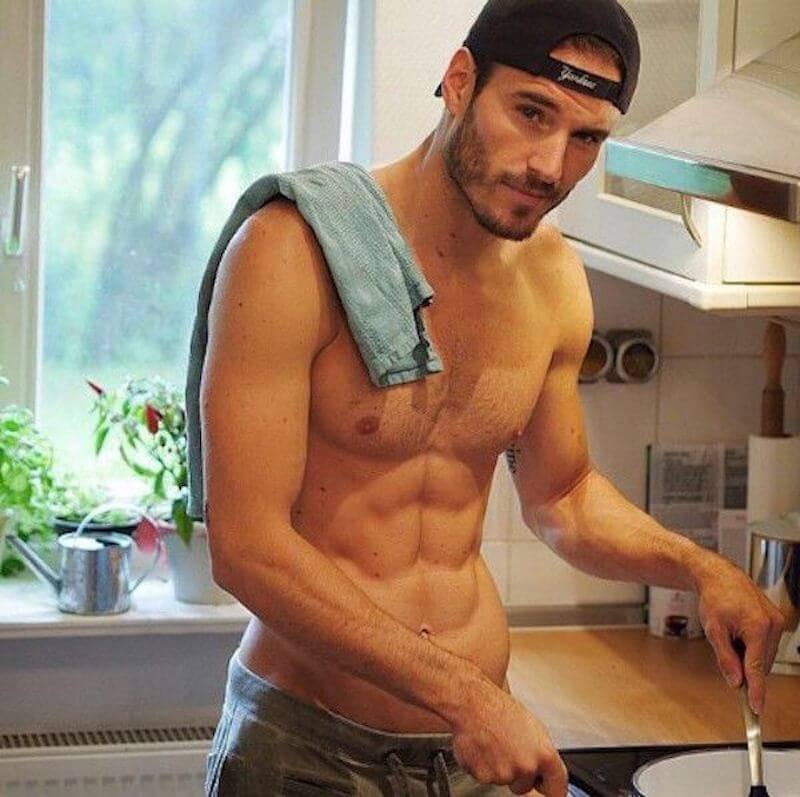 Test della settimana: sei pronto per andare a vivere con il tuo ragazzo? - ti piace cucinare - Gay.it