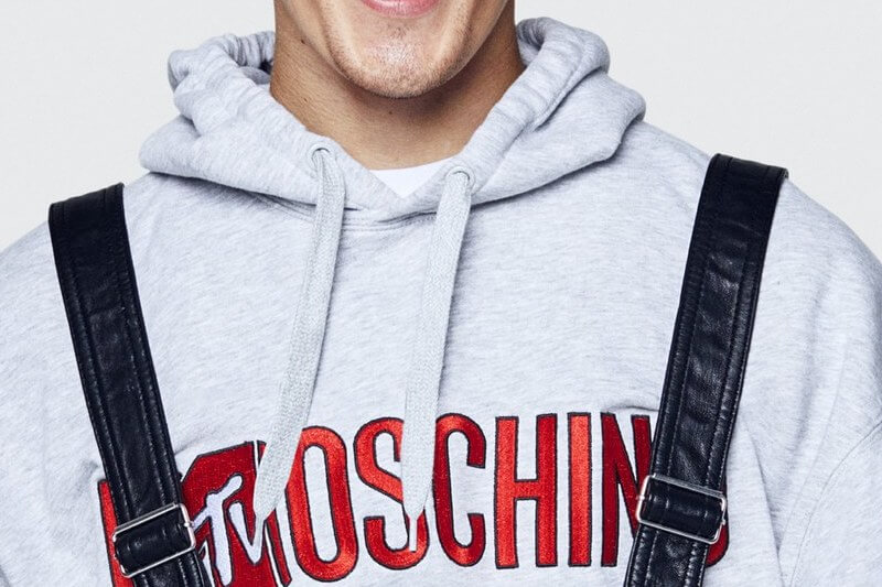Moschino x H&M: 5 pezzi iconici da avere - Moschino HM uomo - Gay.it