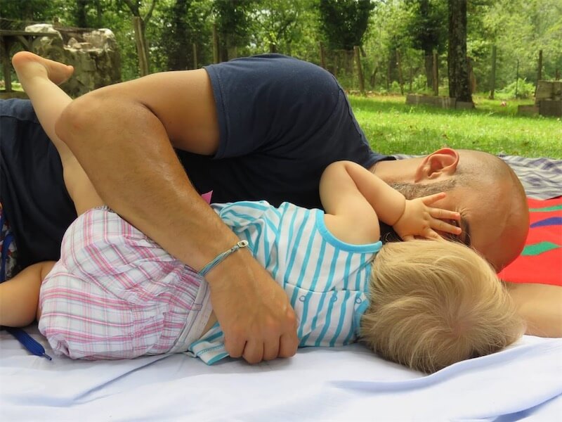 Luca Trapanese, il papà single e gay che ha adottato una bimba down rifiutata da sette famiglie - Nata per me Luca Trapanese1 - Gay.it