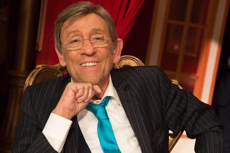 Sandro Mayer: morto il direttore di DiPiù. Le accuse di omofobia da Veronica Pivetti