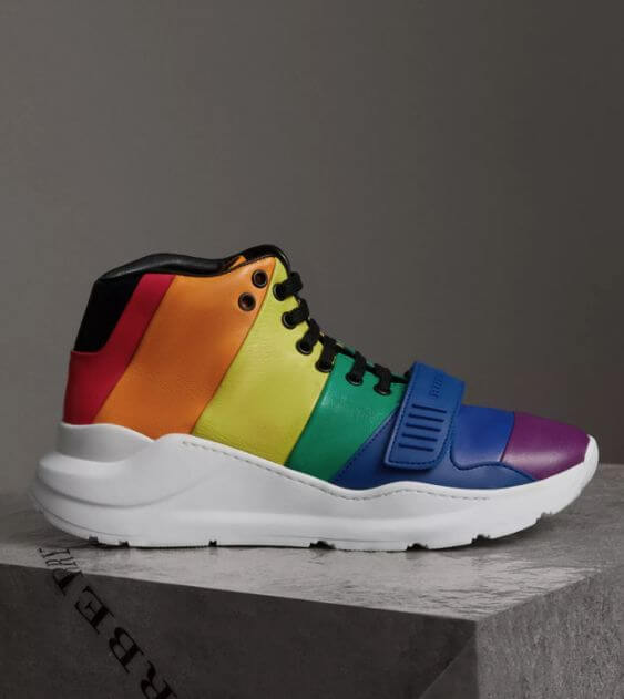 10 capi rainbow da regalare a Natale - 5f07cd1e685f8cbec09b2c01e8c5fe16 - Gay.it