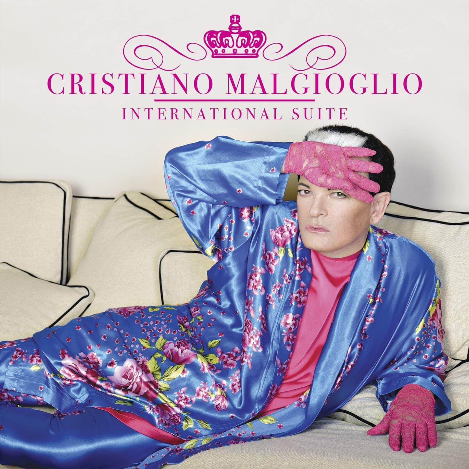 Cristiano Malgioglio: "Mi vogliono in politica. Adoro Salvini, amo Renzi, stimo Bersani" - 81fm8Sq5dIL. SL1500 - Gay.it
