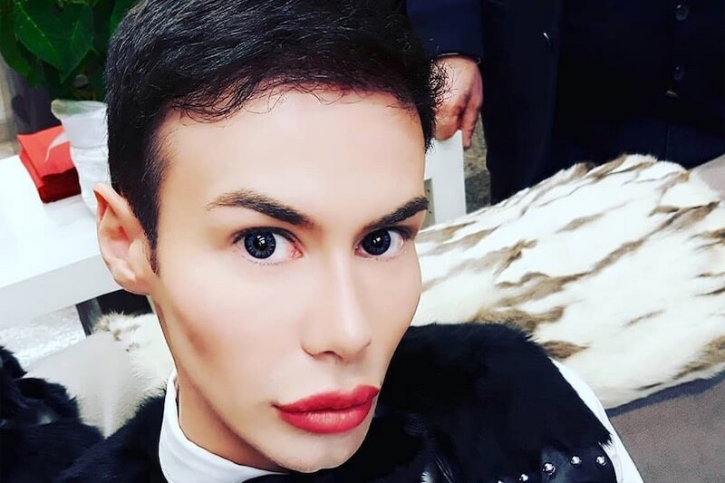 Angelo Sanzio, aggressione omofoba per il ‘Ken Umano’ italiano
