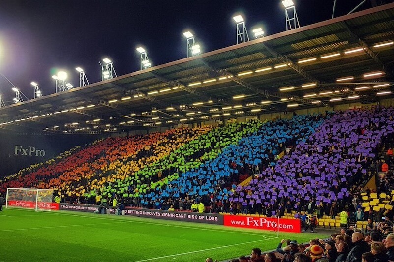Lacci Arcobaleno, tutta la Premier League in campo per dire stop all'omofobia nel calcio - Lacci Arcobaleno2 - Gay.it