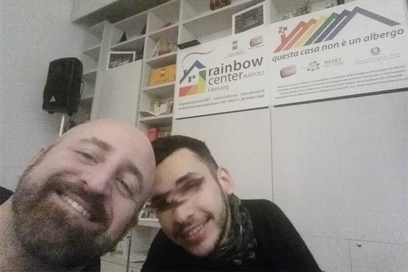 Napoli, ragazzo sordo cacciato di casa perché gay