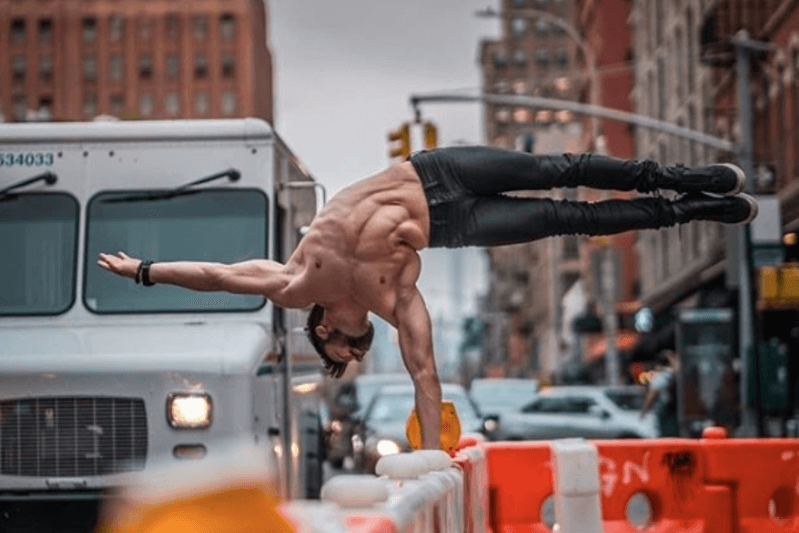 Sapevi che esiste uno yoga tutto al maschile?