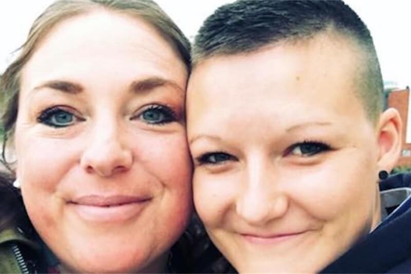 Due donne felicemente sposate costrette a lasciare il lavoro perché 'troppo lesbiche' - Sheri e Alyssa Monk - Gay.it