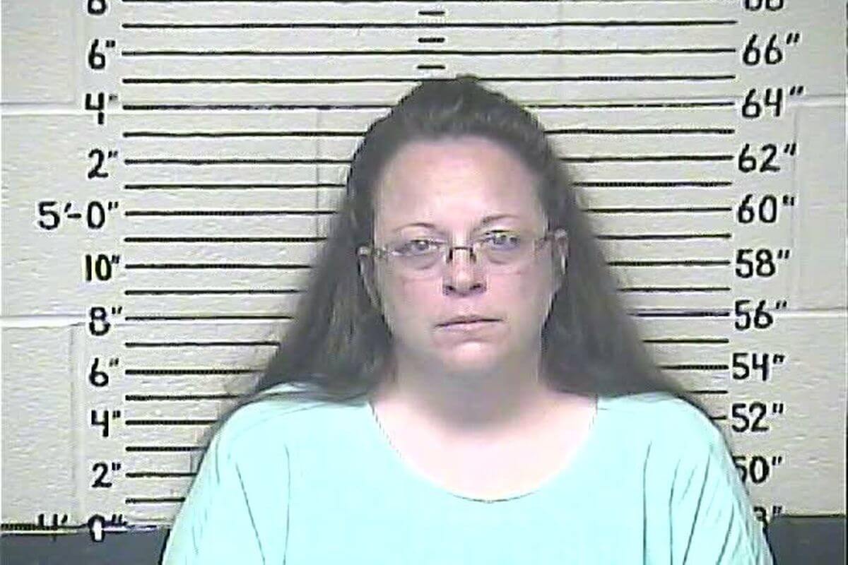 Ecco quando sapremo se la Corte Suprema USA riesaminerà la sentenza sul matrimonio egualitario - Kim Davis mugshot.0.0 - Gay.it