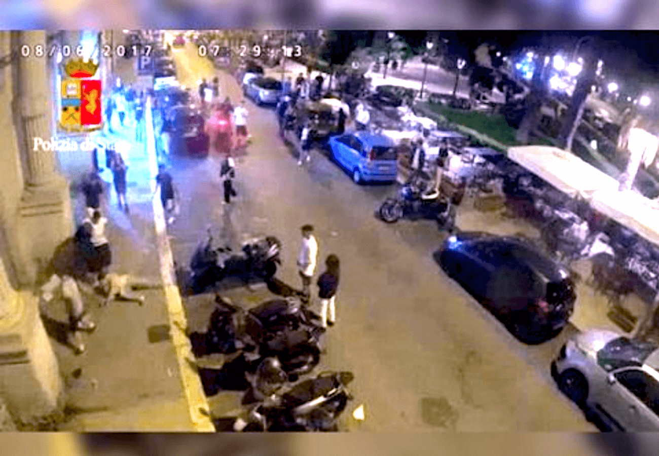 Bari: reclusione e multe per i 3 che aggredirono una coppia gay in centro