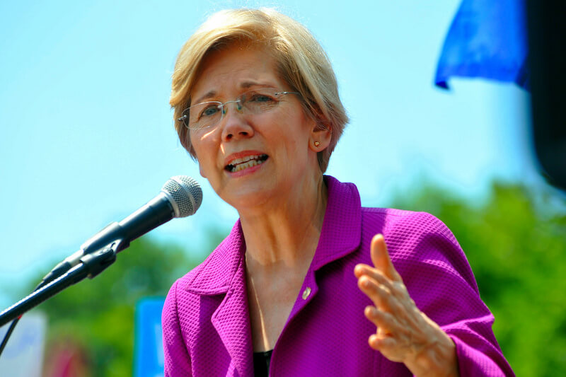 Elizabeth Warren promette: “basta donne transgender in carceri maschili”