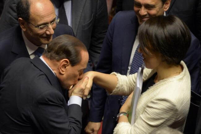 Nunzia De Girolamo: "Io, Salvini, Boccia, Berlusconi e il mondo gay." - nunzia girolamo baciamano 255895 - Gay.it