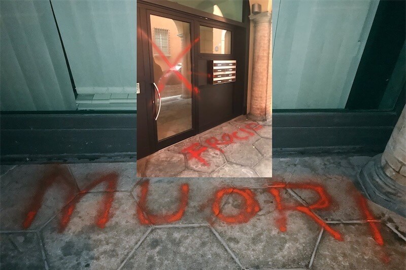 Bologna, minacce omofobe a un tassista: “Devi morire, froc*o”