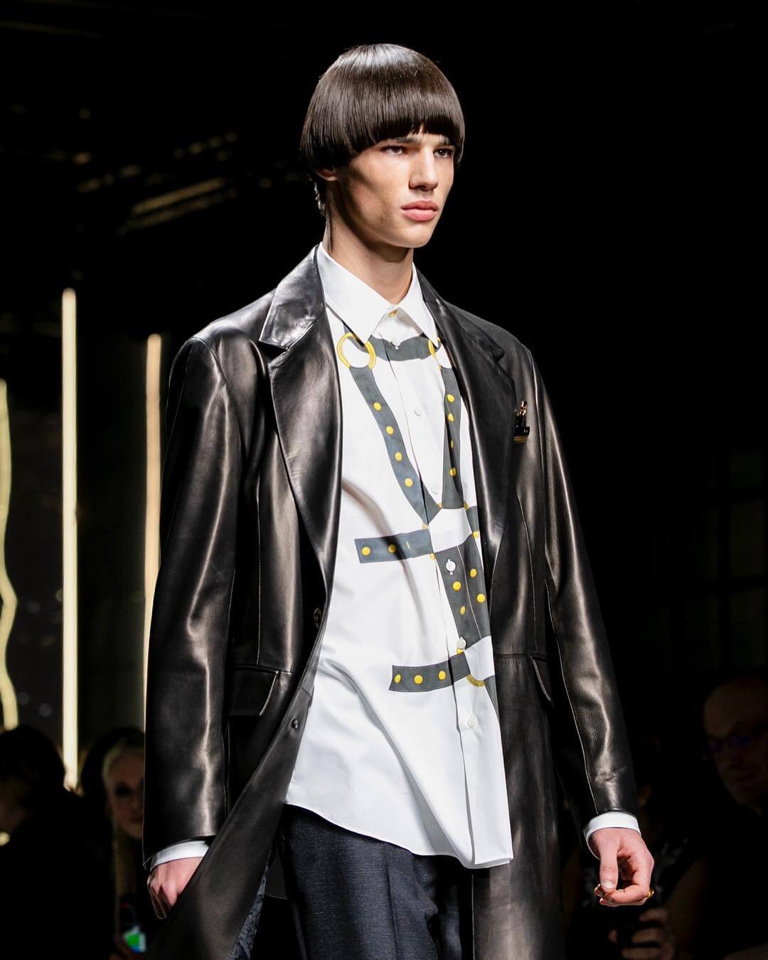 Milano Fashion Week, il reportage dalle prime sfilate - versace - Gay.it