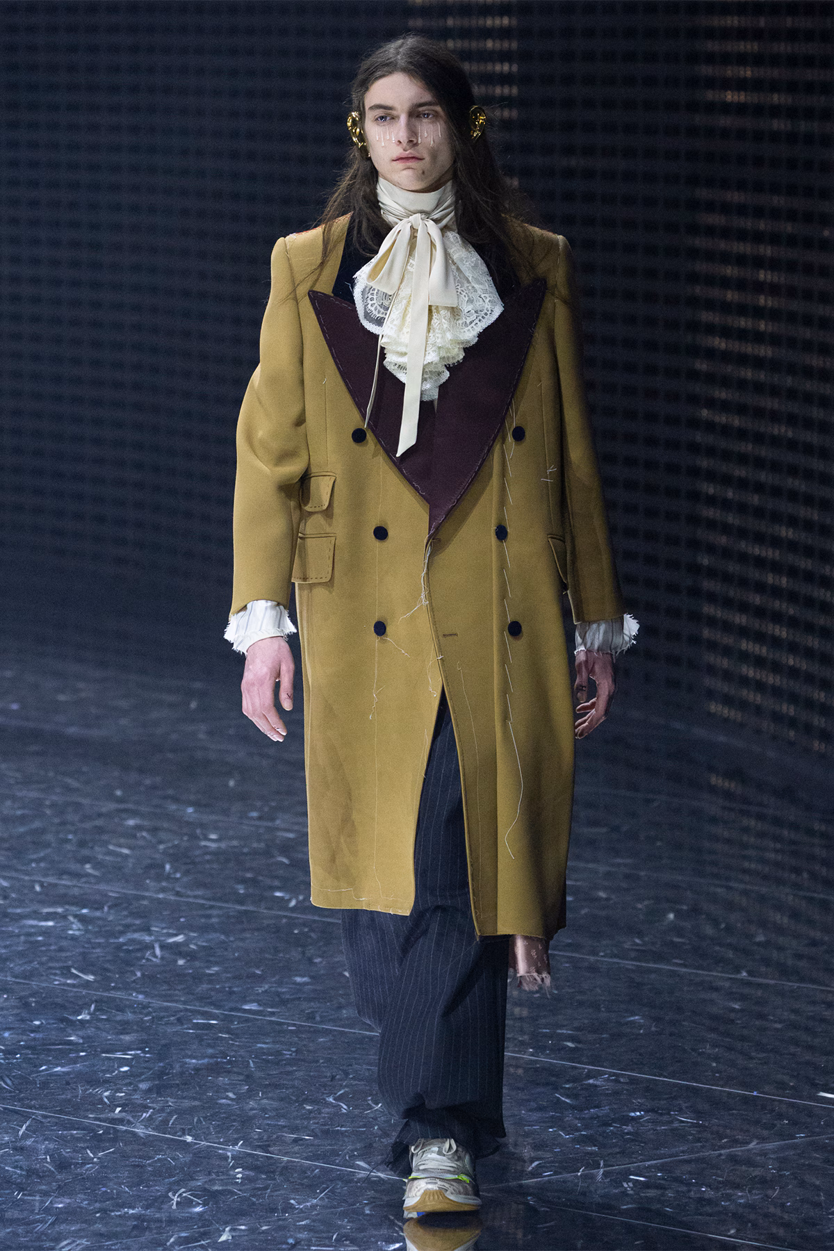 Milano Fashion Week 2019: Gucci, maschere, sacro e profano - DiaryPhotogalleryVertical S93 FS 010 001 Default - Gay.it