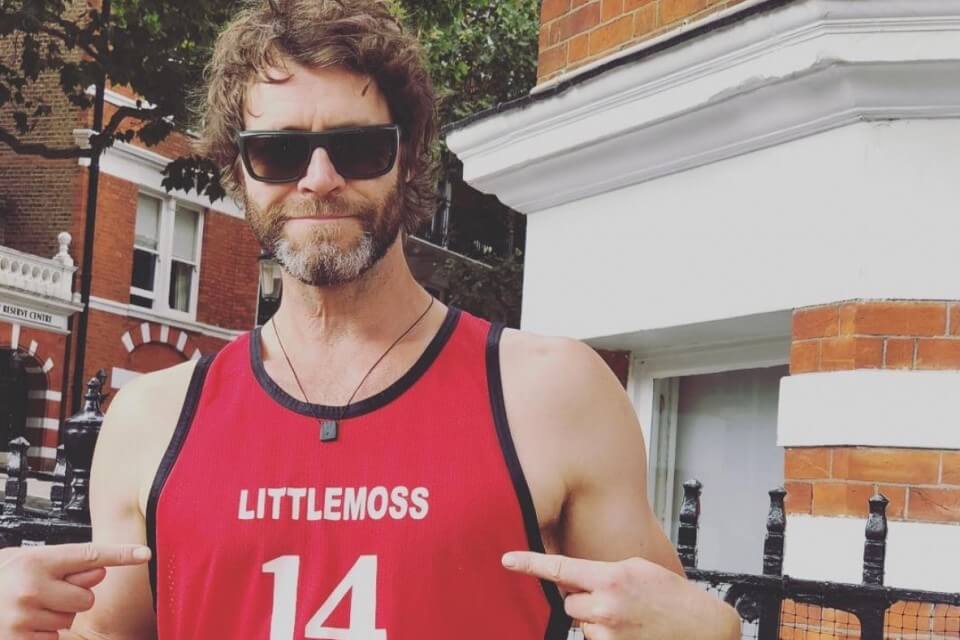 Take That, Howard fa coming out: ‘Sono pansessuale e aperto a tutto’