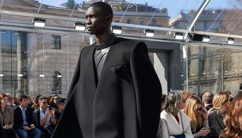 Milano Fashion Week 2019: il minimalismo dark di Bottega Veneta - bv 1 - Gay.it