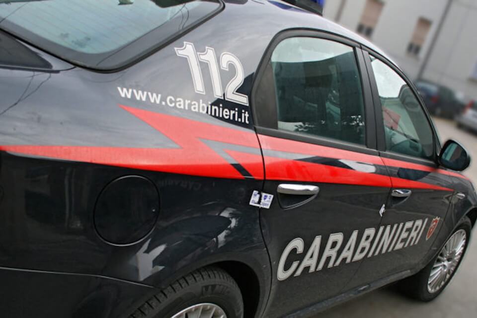 Drogava, stuprava e rapinava utenti conosciuti in chat: arrestato 46enne di Roma