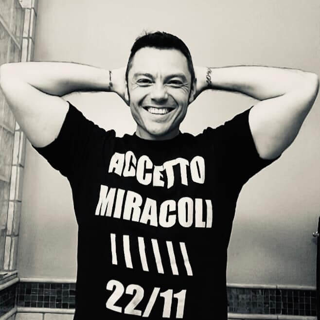 Tiziano Ferro: "Accetto Miracoli" è il suo nuovo album, il suo "Rosso Relativo" 2.0 - tiziano ferro gay 15 - Gay.it