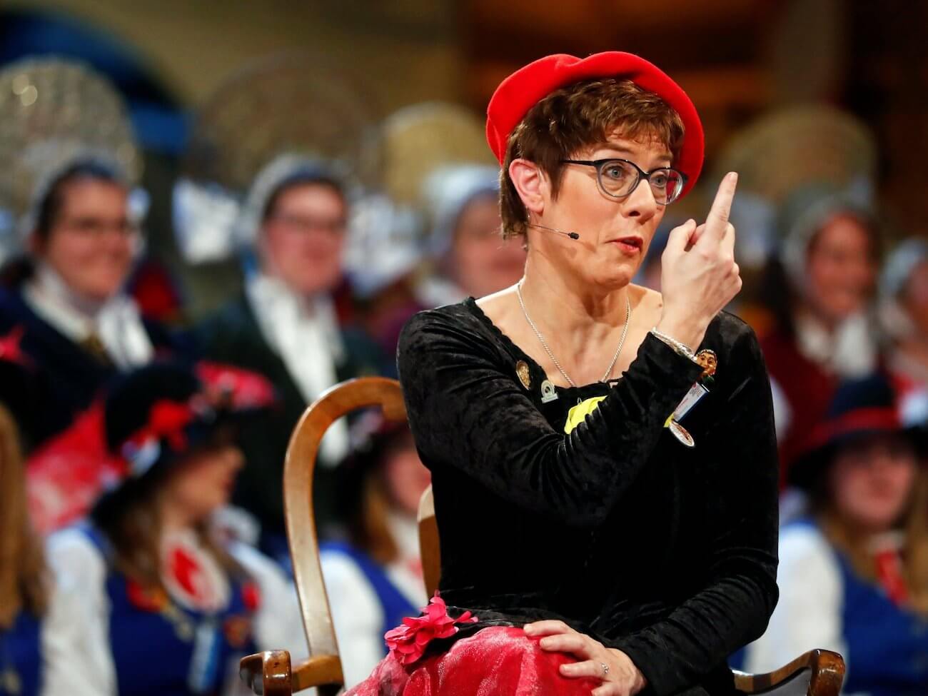 Annegret Kramp-Karrenbauer, nuova leader della CDU, se la prende con i bagni di genere non binario