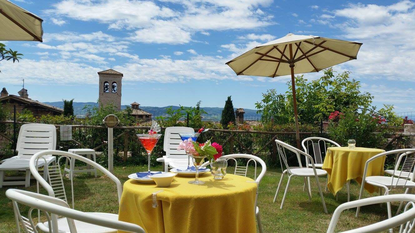 Vacanza ad Assisi? Ecco le strutture gay-friendly per soggiorno indimenticabile - fontebella img - Gay.it