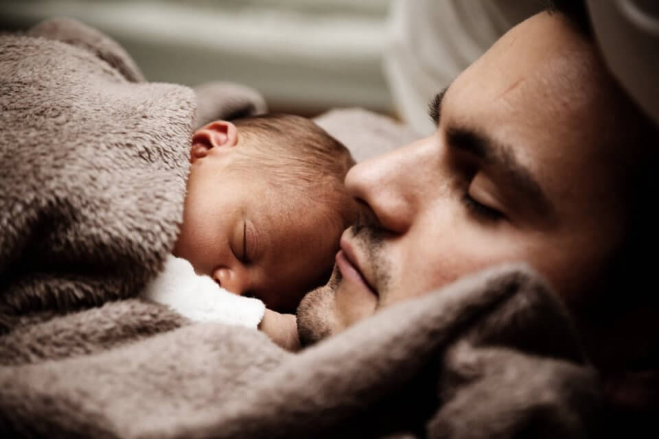 Nuovo riconoscimento dei figli di una coppia gay a Milano: anche stavolta, arriva l’ordine dal Tribunale