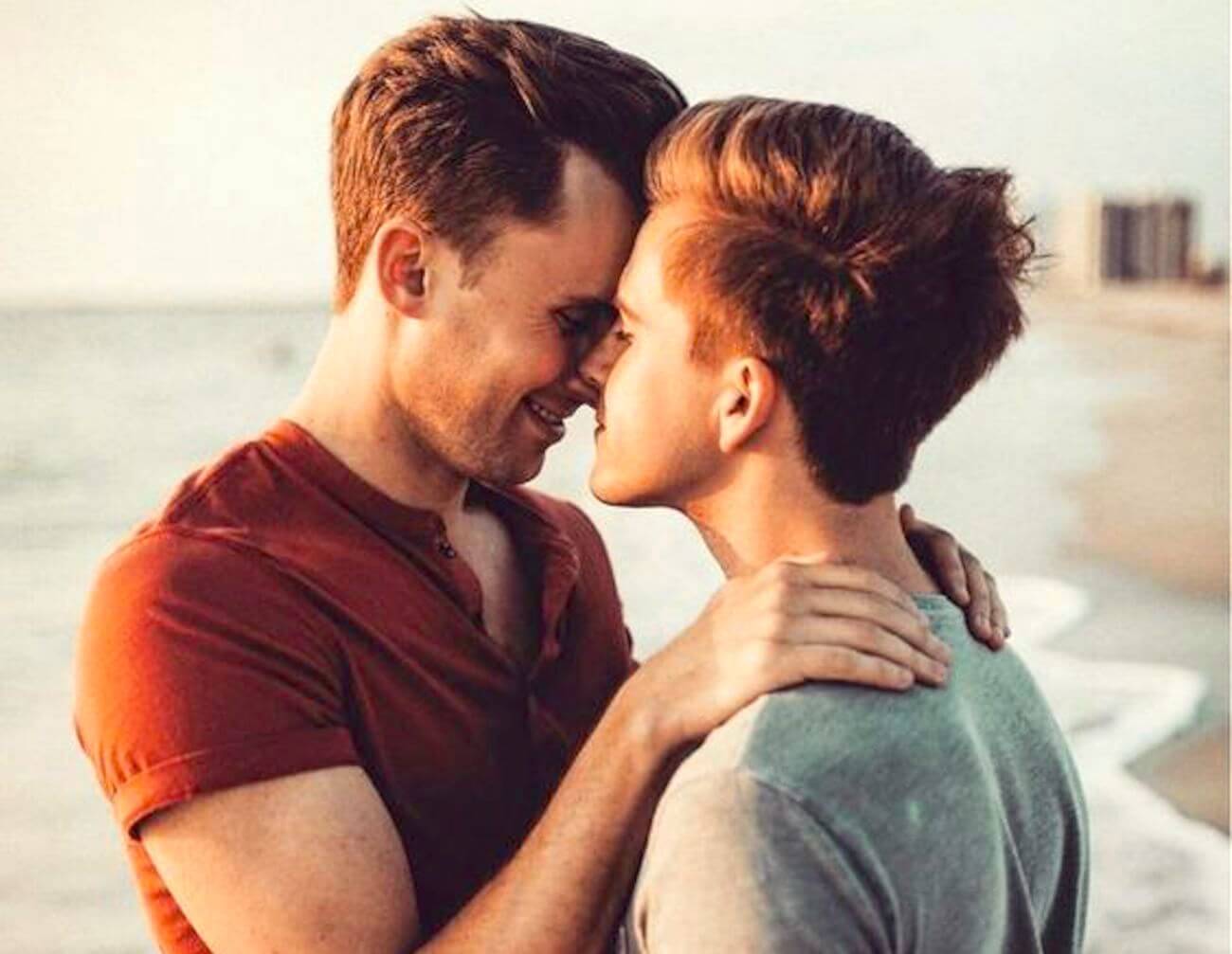 Il rimpatrio quando una persona è gay: come si accerta l’orientamento sessuale?