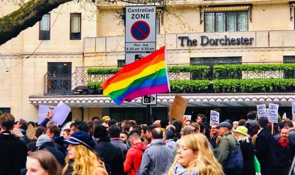 Brunei, proteste LGBT a Londra – STA Travel  taglia i ponti con Royal Burnei Airlines