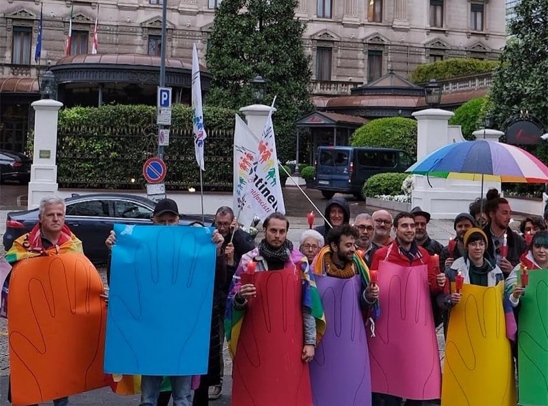 Brunei, proteste davanti agli hotel di Roma e Milano per dire basta alla lapidazione per i gay – foto