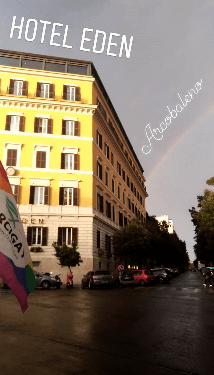 Brunei, proteste davanti agli hotel di Roma e Milano per dire basta alla lapidazione per i gay - foto - Brunei proteste davanti agli hotel di Roma e Milano - Gay.it