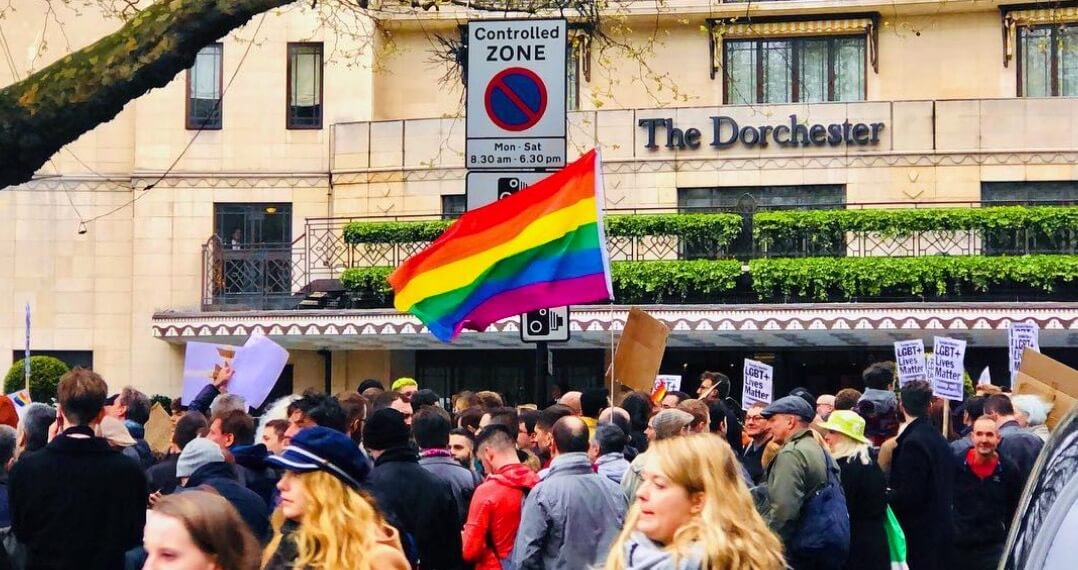 Brunei, proteste LGBT a Londra – STA Travel  taglia i ponti con Royal Burnei Airlines