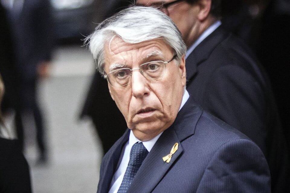 Giovanardi definisce le nozze tra le due marinaie una ‘goliardata in alta uniforme’
